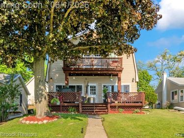 8860 Rushside Drive, Hamburg Twp, MI 48169