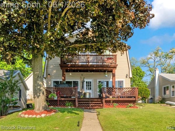 8860 Rushside Drive, Hamburg Twp, MI 48169