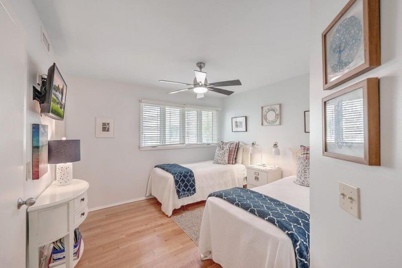 1115 Duneside Road Photo 5