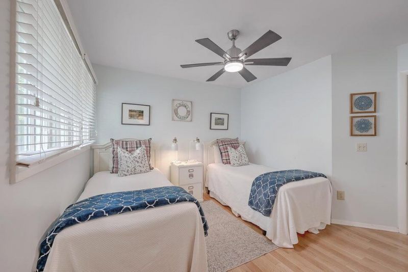 1115 Duneside Road Photo 6