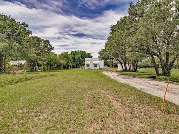 3952 J Rendon Road, Burleson, TX 76028