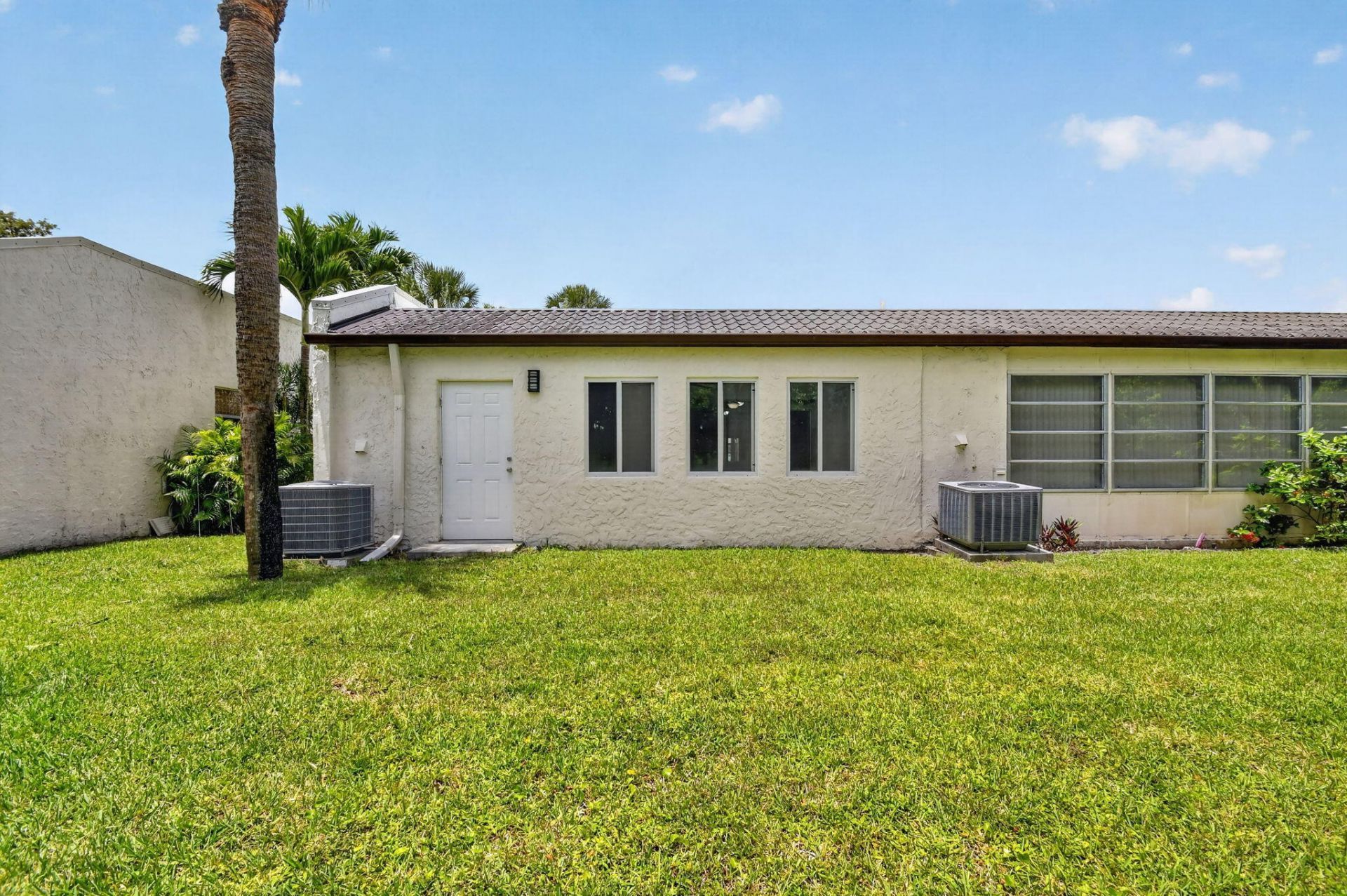112 Lake Olive Drive, Royal Palm Beach, FL 33411 Photo