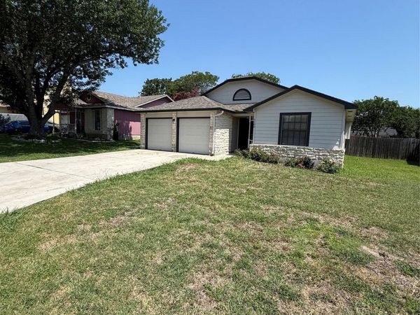1100 E Logan ST , Round Rock, TX 78664