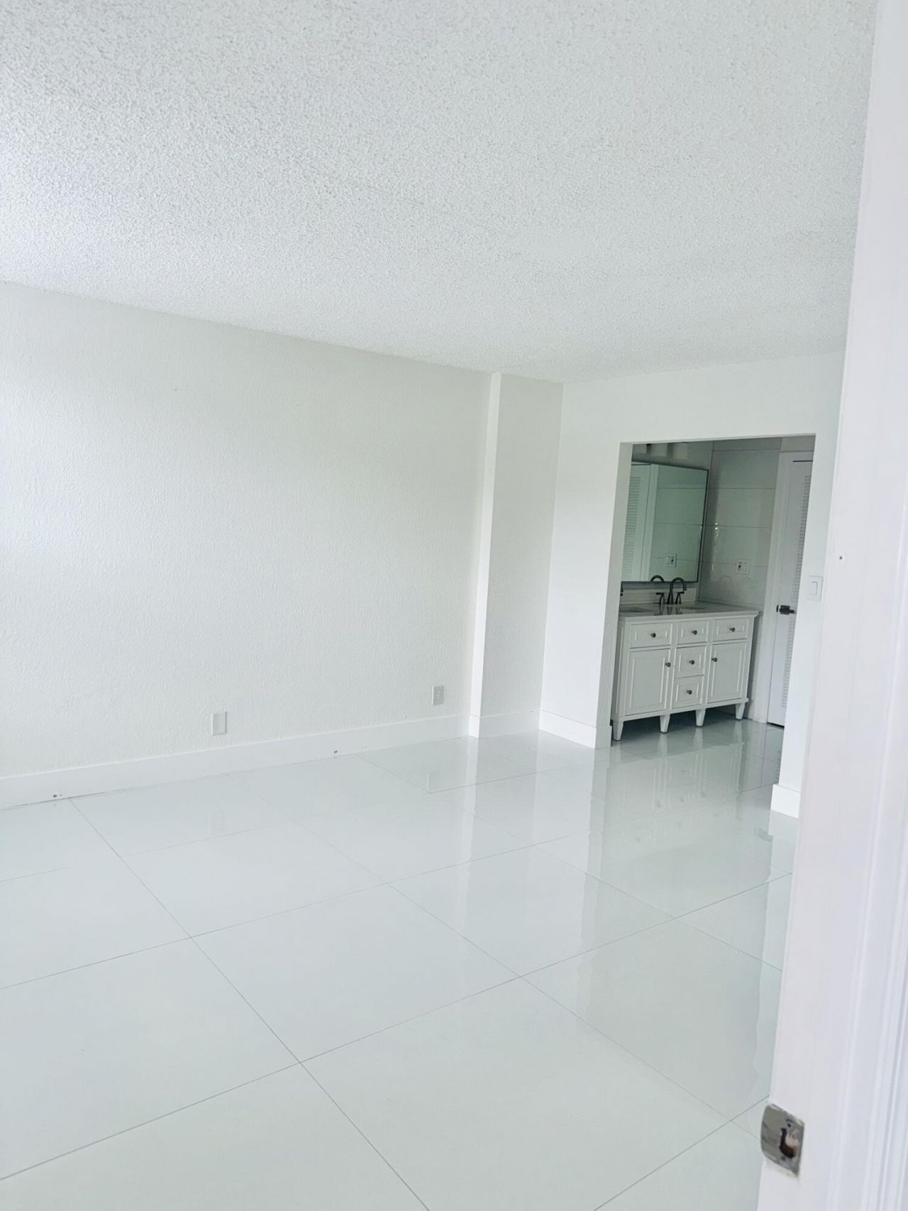 9 Royal Palm Way, Unit 102, Boca Raton, FL 33432 Photo