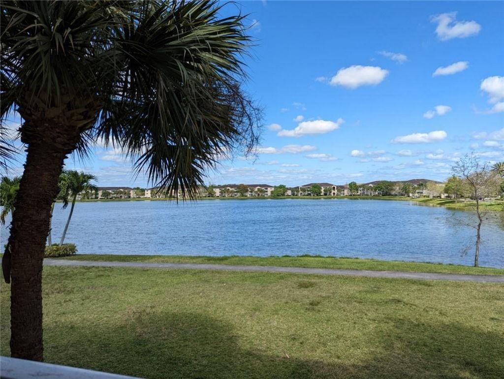 5001 Wiles Road, Unit 105, Coconut Creek, FL 33073 Photo