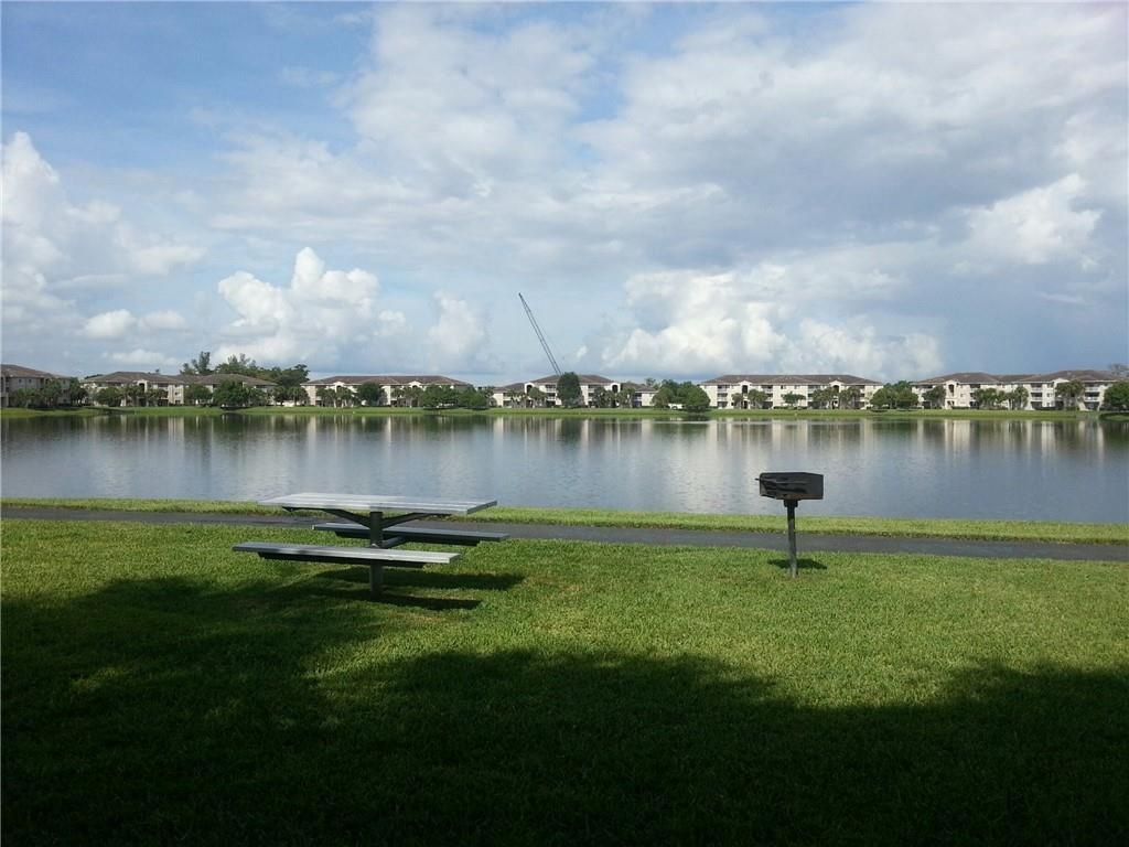 5001 Wiles Road, Unit 105, Coconut Creek, FL 33073 Photo