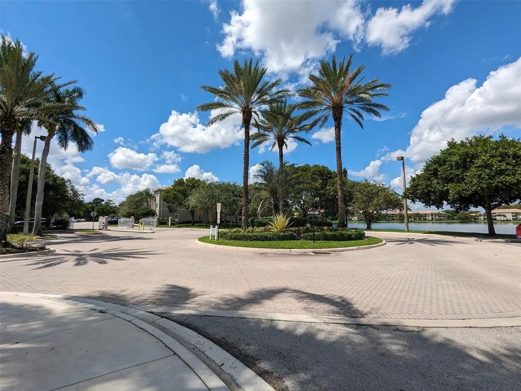 5001 Wiles Road, Unit 105, Coconut Creek, FL 33073 Photo
