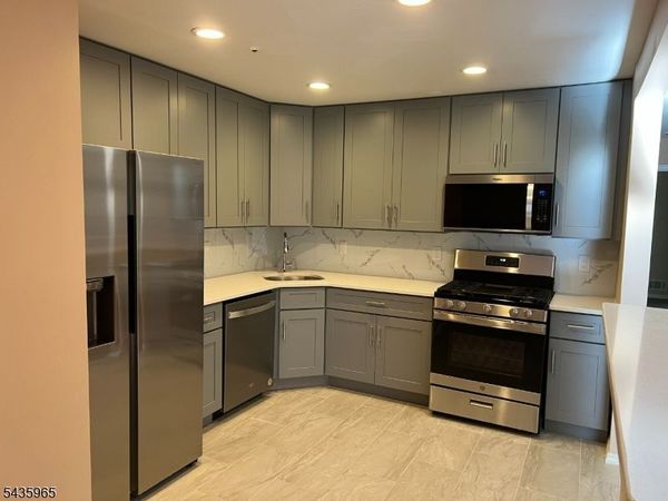 15 Potomac Dr, Bernards, NJ 07920