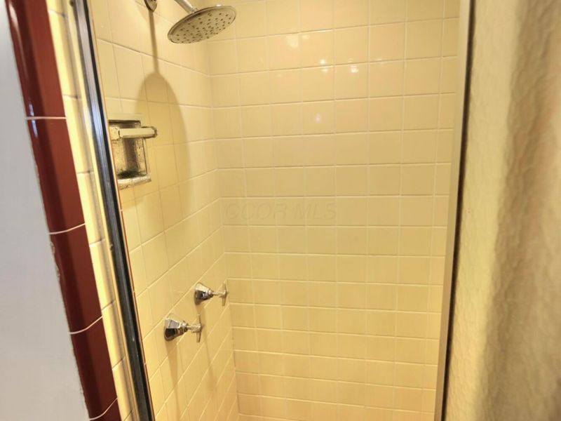 3191 E Broad Street , Columbus, OH 43209 Photo 33