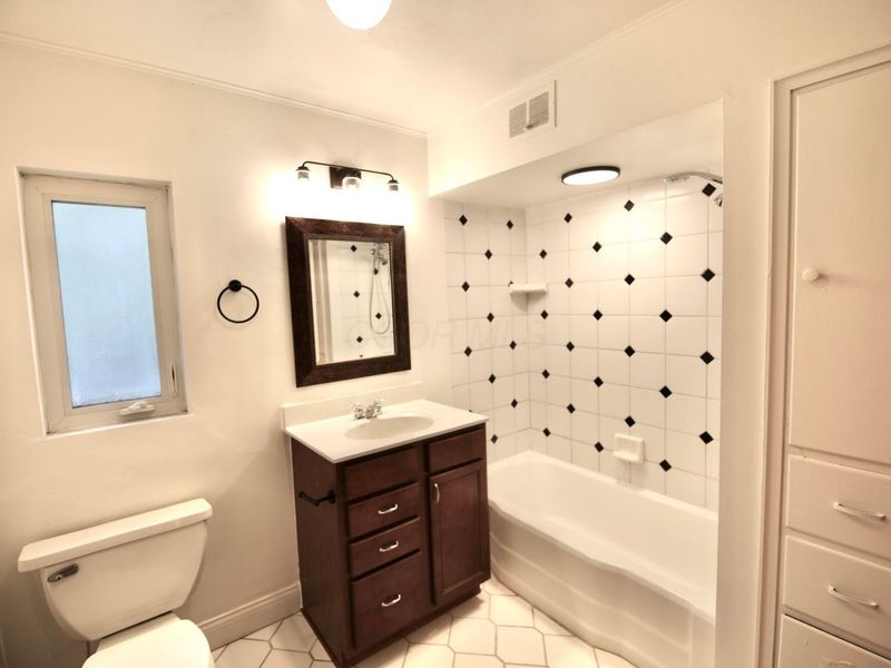 3191 E Broad Street , Columbus, OH 43209 Photo 39