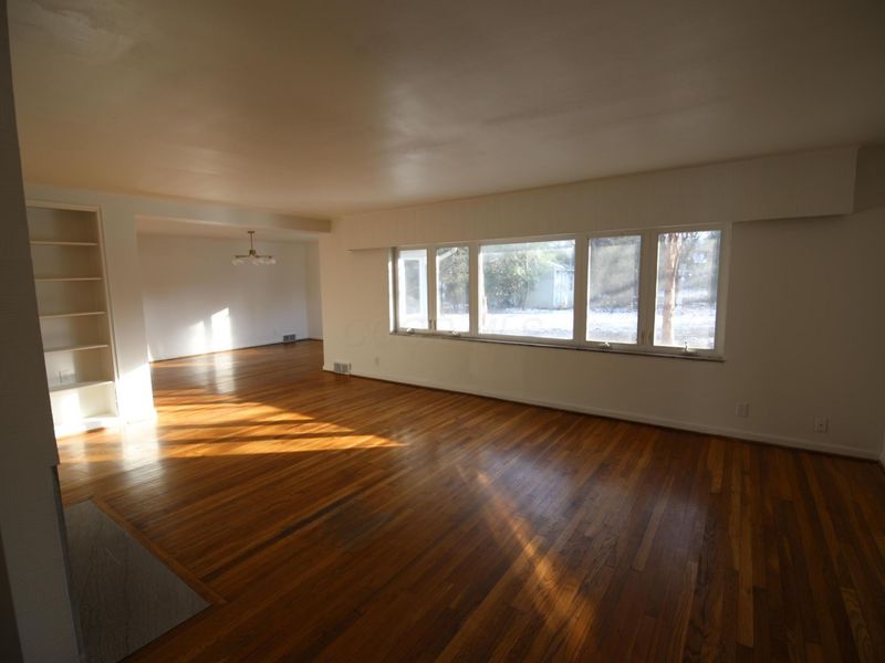 3191 E Broad Street , Columbus, OH 43209 Photo 4