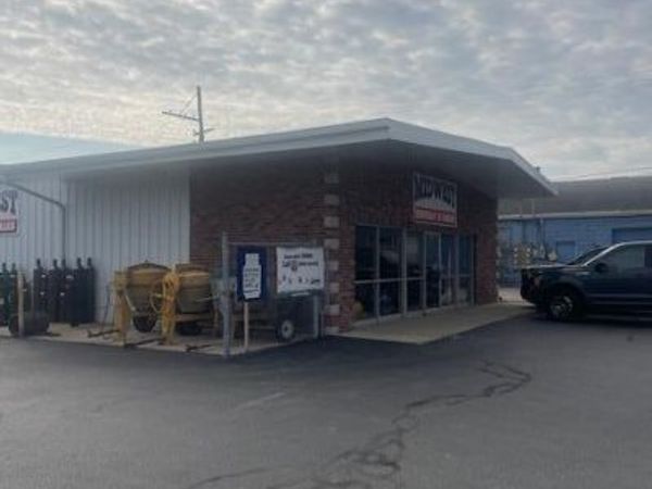 906 Calumet Avenue , Valparaiso, IN 46383