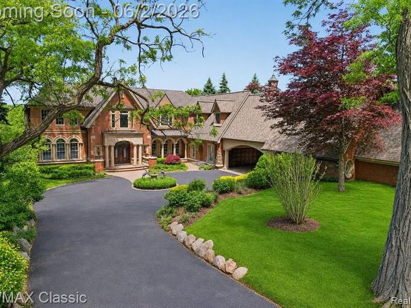 2360 Private Drive, Lake Angelus, MI 48329
