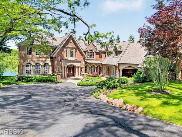 2360 Private Drive, Lake Angelus, MI 48329