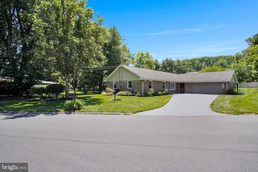 118 Sand Road, Hershey, PA 17033 Main Photo