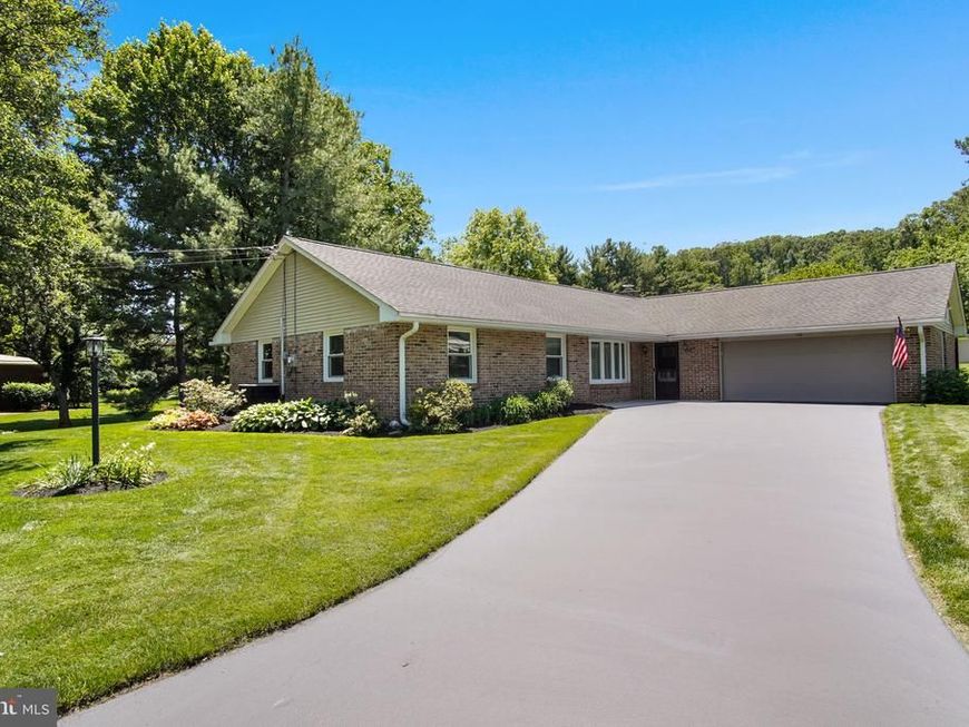 118 Sand Road, Hershey, PA 17033 Main Photo