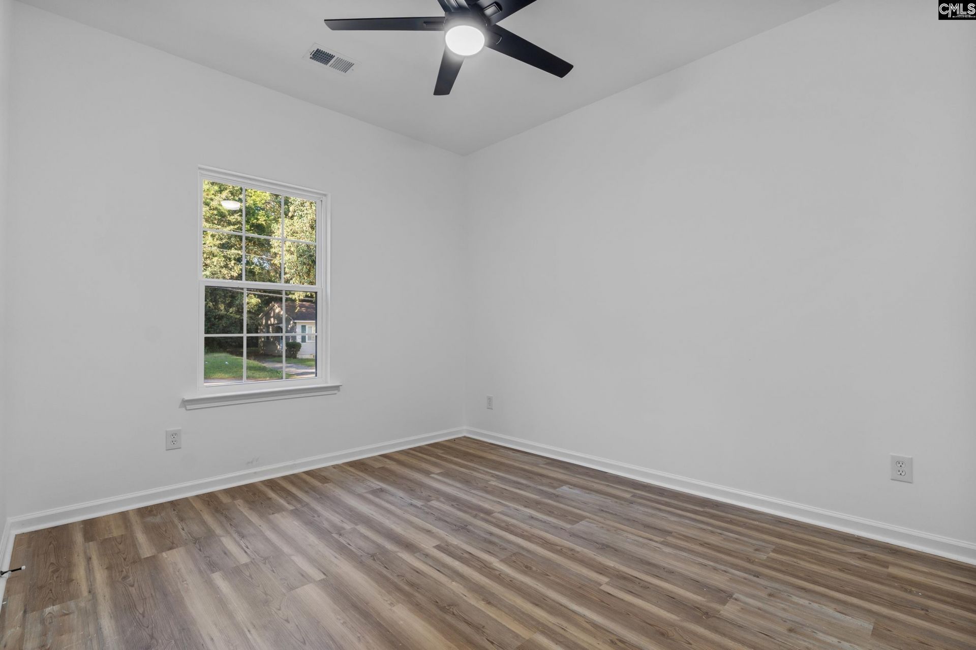 318 Lincolnshire Square  Photo 19
