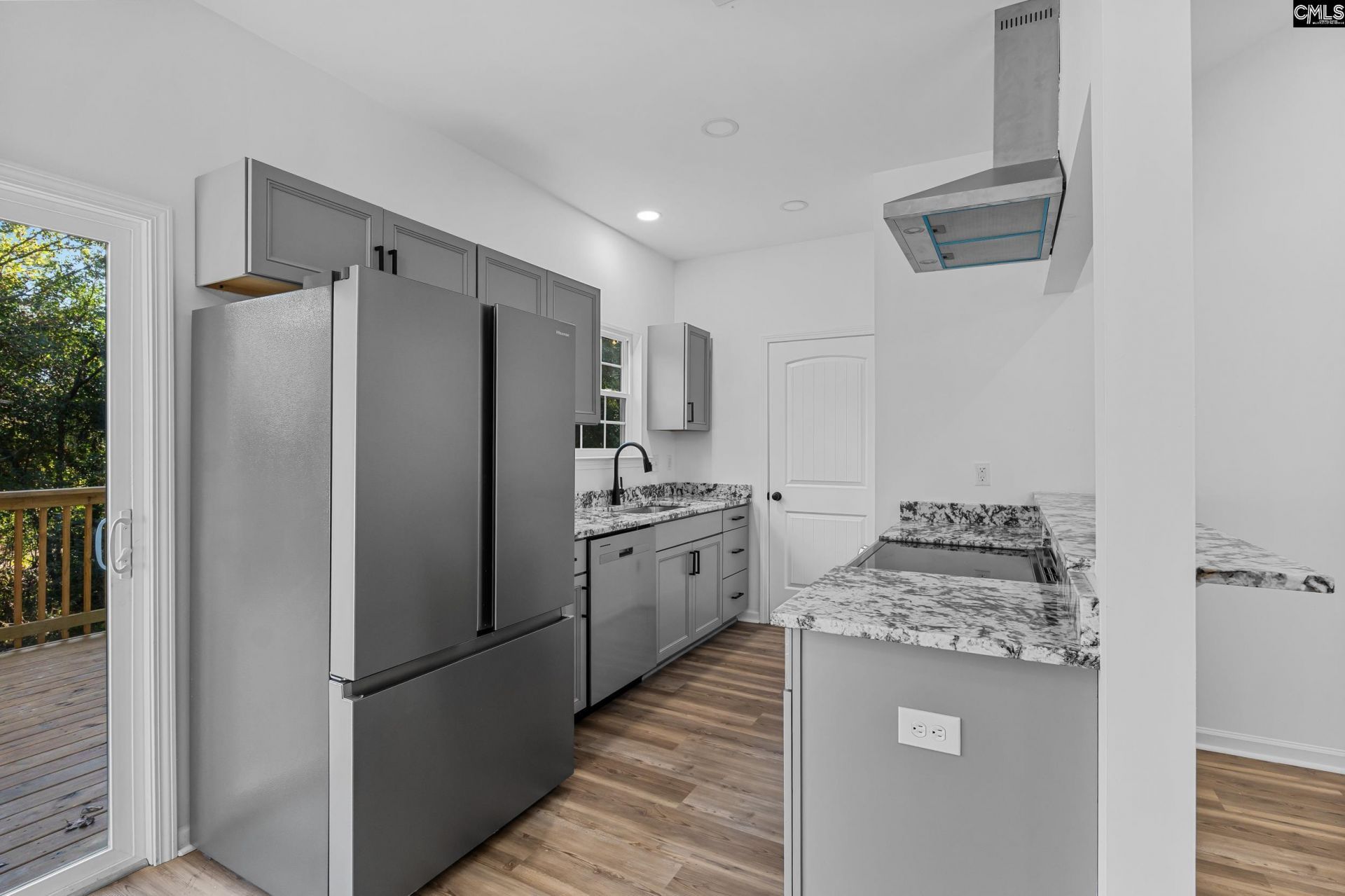 318 Lincolnshire Square  Photo 8