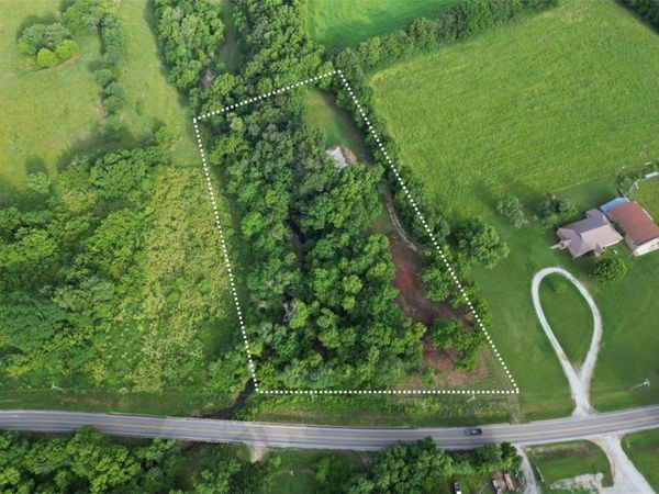 12001 Highway 43 , Maysville, AR 72747