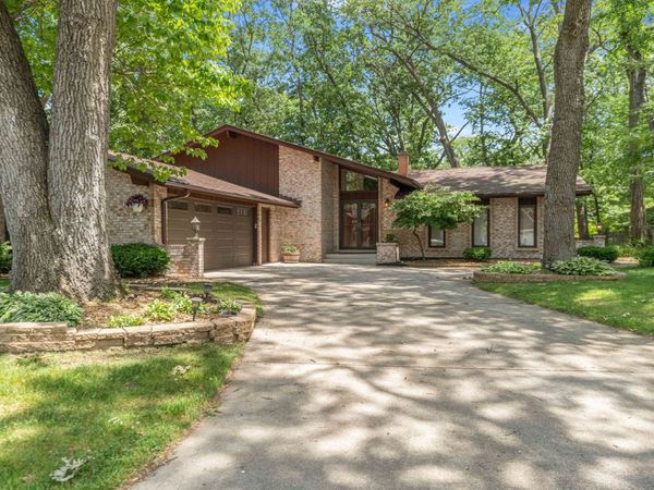 18039 Whitman Lane , Lansing, IL 60438