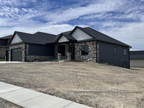 10148 Springlake Road, St. John, IN 46373