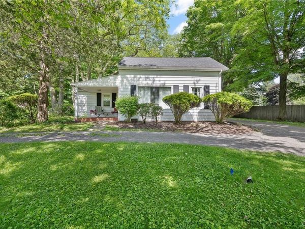 609 S Manlius Street , Fayetteville, NY 13066