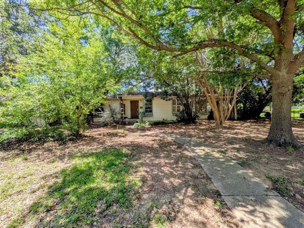 108 Varsity Circle, Arlington, TX 76013