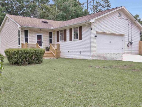 1245 Eagle Dr, Cantonment, FL 32533
