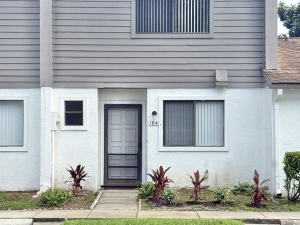 184 W Sandalwood Court, Daytona Beach, FL 32119