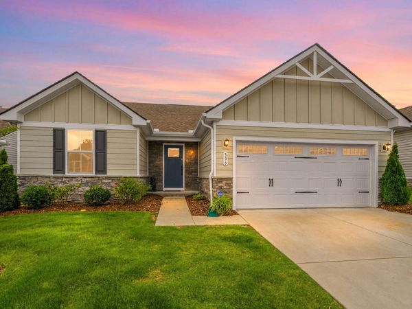 396 Streamview DR, White House, TN 37188