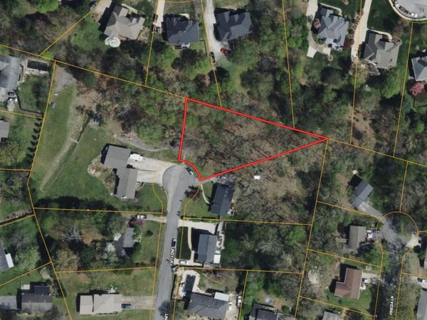 8708 Lindy Lane, Hixson, TN 37343