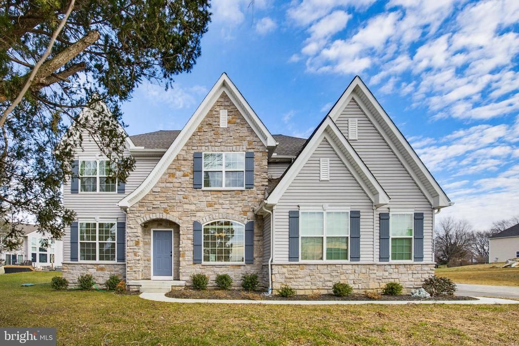 1525 VILLAGE ROAD, STRASBURG, PA 17579