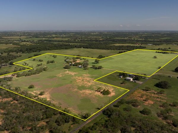 13587 US HIGHWAY 87 S, Adkins, TX 78101