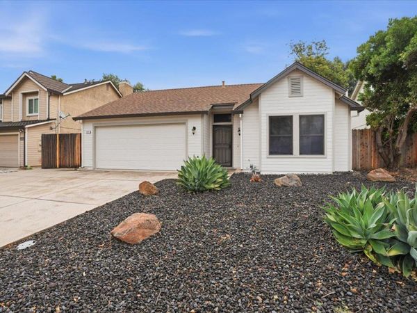 9013 Lanetry Ct, Elk Grove, CA 95758