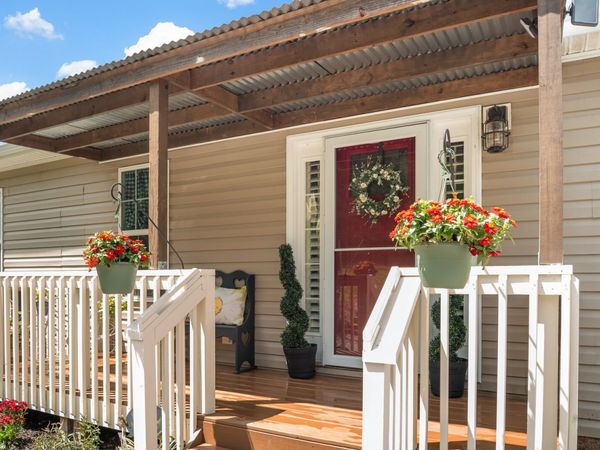 2114 Peach Orchard Rd, Culleoka, TN 38451