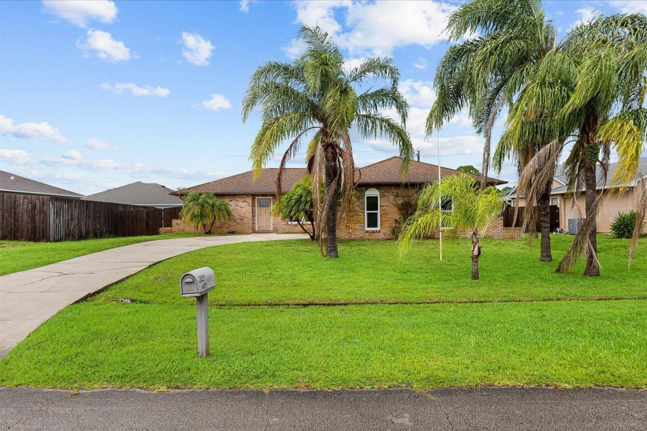 371 SW Butler Avenue, Port Saint Lucie, FL 34983 Photo
