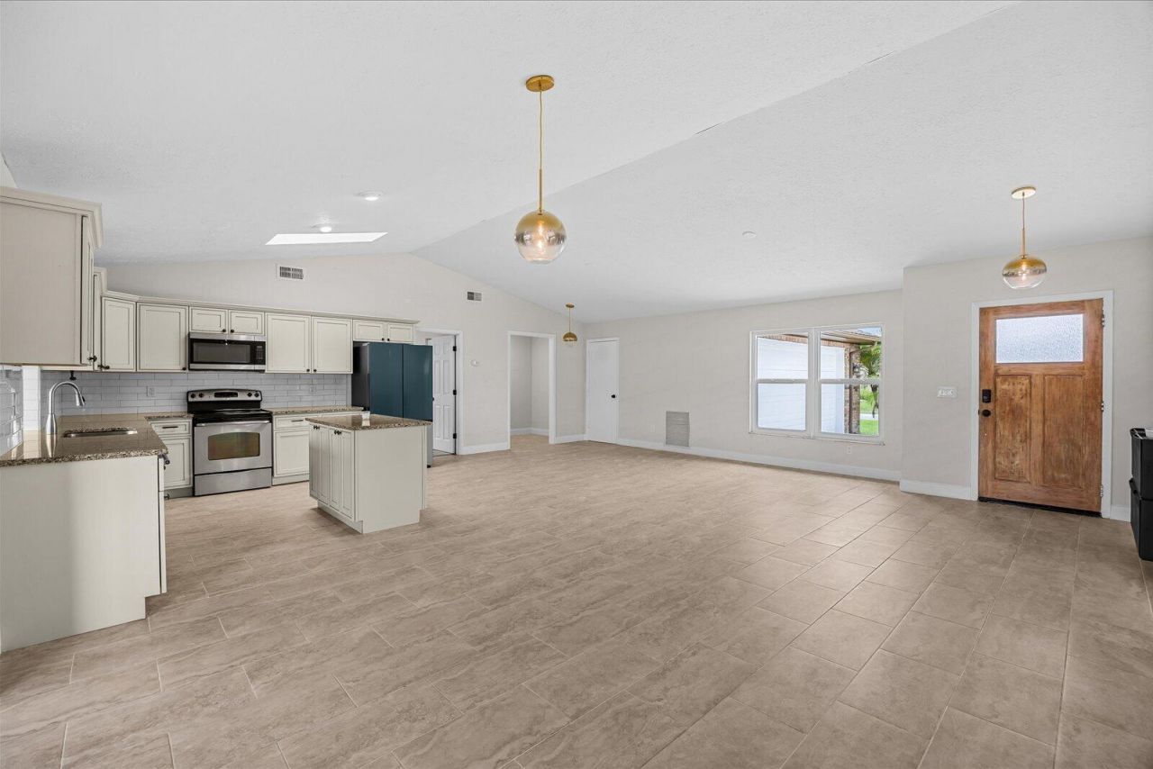 371 SW Butler Avenue, Port Saint Lucie, FL 34983 Photo