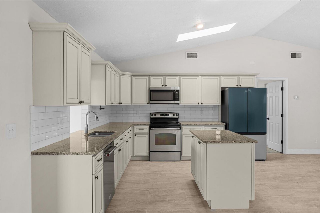 371 SW Butler Avenue, Port Saint Lucie, FL 34983 Photo