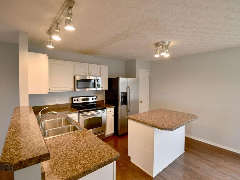 5456 Bull Creek Drive, Unit 106, Dublin, OH 43016 Photo 9