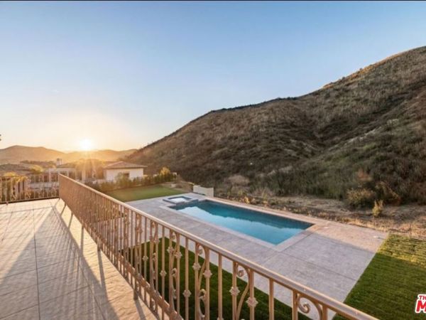 29416 Malibu View Court, Agoura Hills, CA 91301