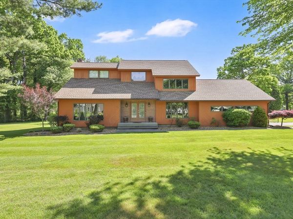 38 Evergreen Dr, East Longmeadow, MA 01028