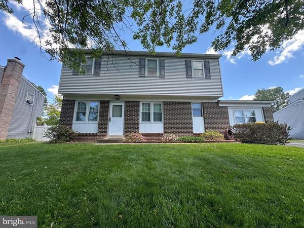 1010 LAKE LANE, PENNSBURG, PA 18073