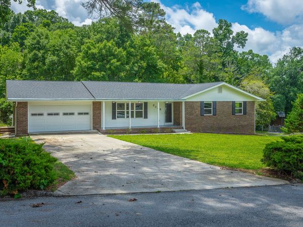 2102 Colonial Parkway Drive, Chattanooga, TN 37421