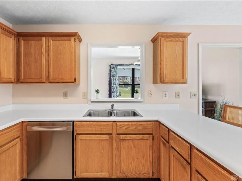 8848 Trowbridge Way, Huber Heights, OH 45424 Photo 12
