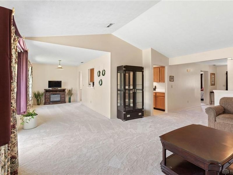 8848 Trowbridge Way, Huber Heights, OH 45424 Photo 5
