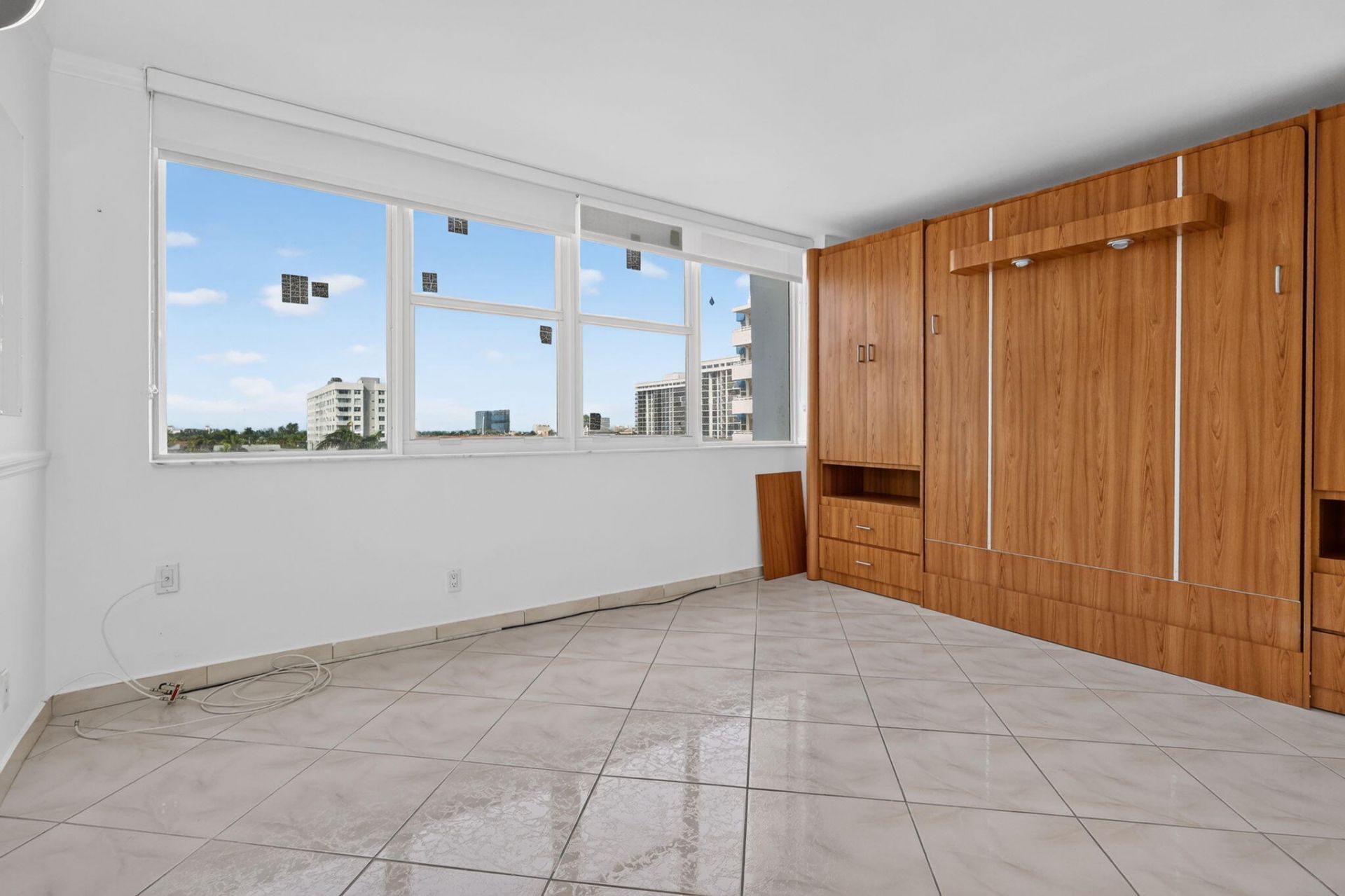 3140 S Ocean Drive, Unit 410, Hallandale Beach, FL 33009 Photo