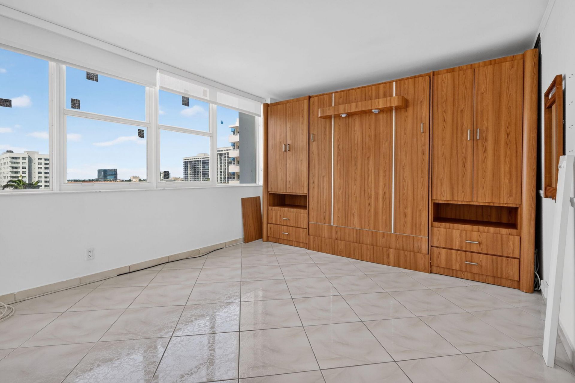 3140 S Ocean Drive, Unit 410, Hallandale Beach, FL 33009 Photo