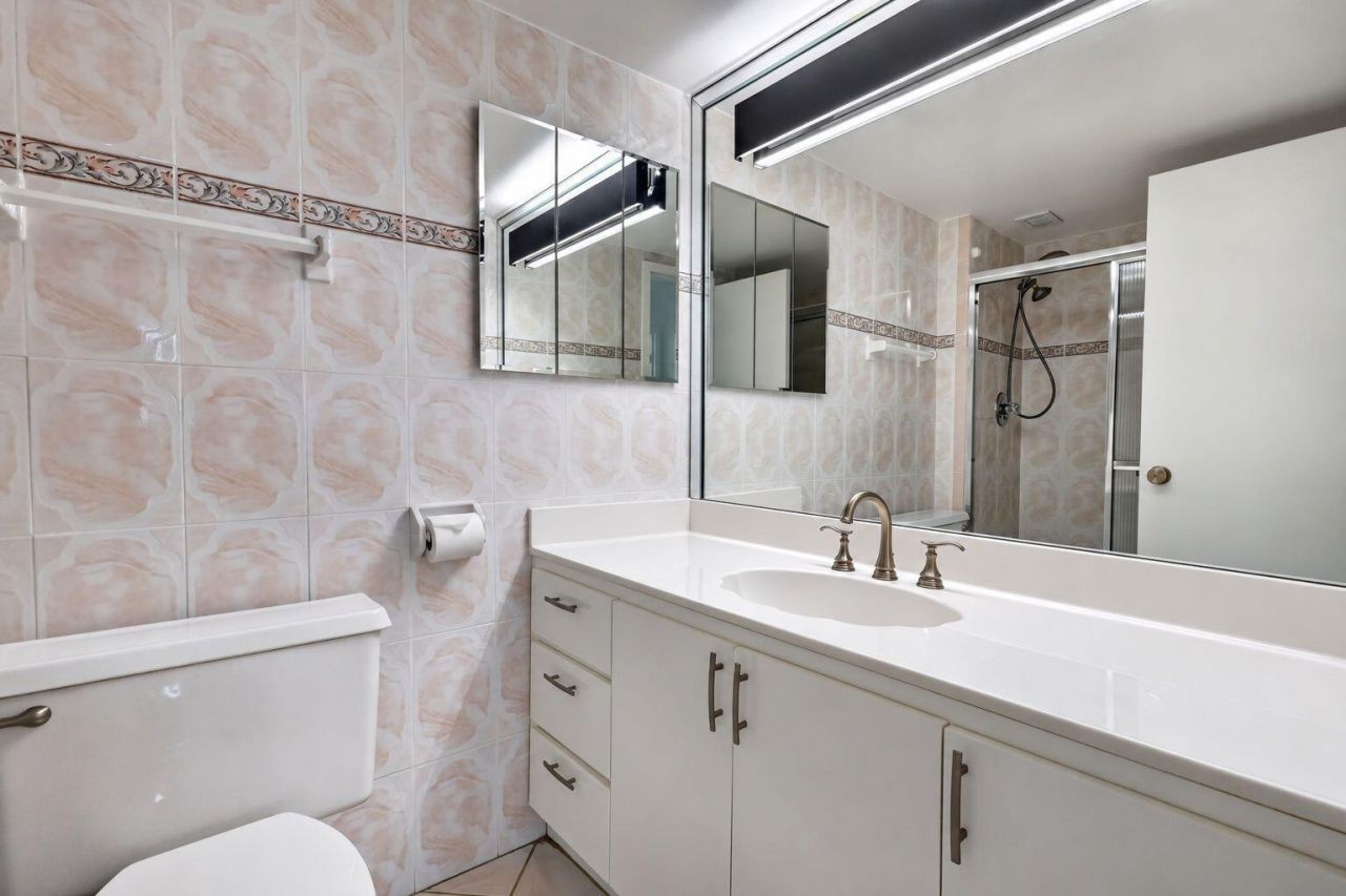 3140 S Ocean Drive, Unit 410, Hallandale Beach, FL 33009 Photo