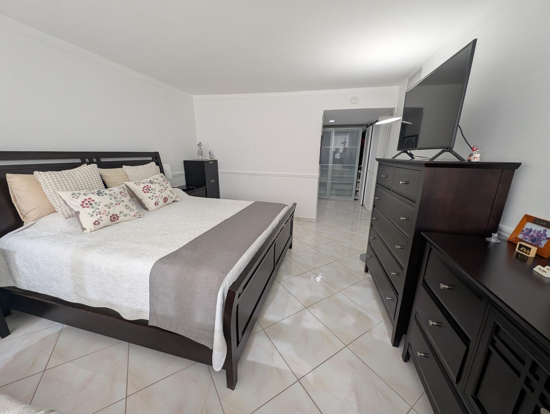 3140 S Ocean Drive, Unit 410, Hallandale Beach, FL 33009 Photo