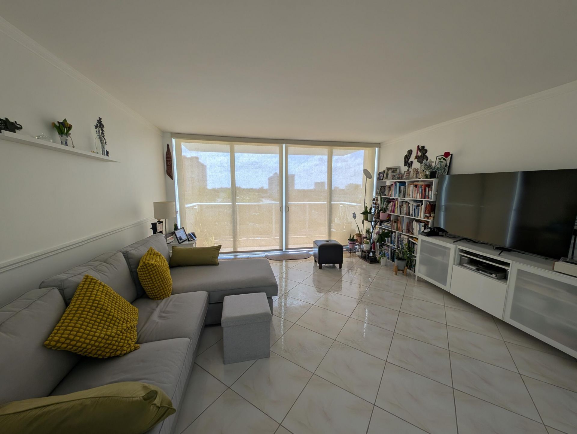 3140 S Ocean Drive, Unit 410, Hallandale Beach, FL 33009 Photo